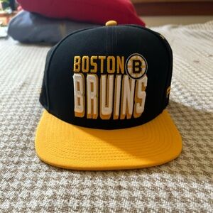 Boston Bruins Fanatics brand SnapBack Hat. Never worn